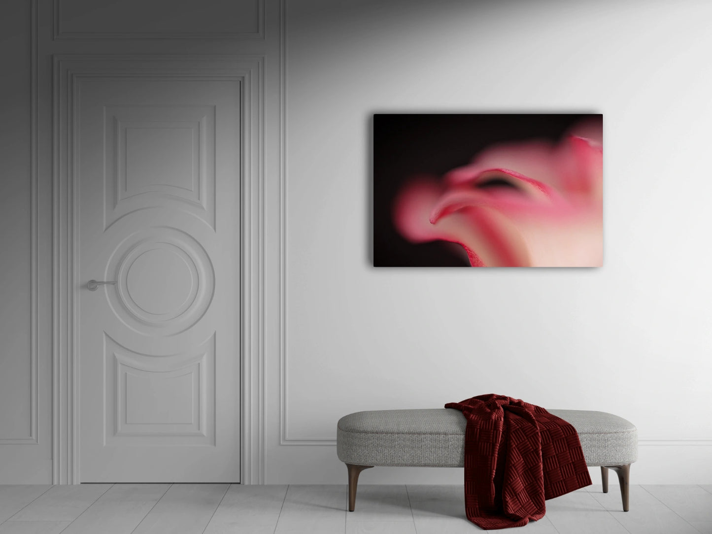 Großformatiges Blumen-Wandbild Welle über einer Sitzbank